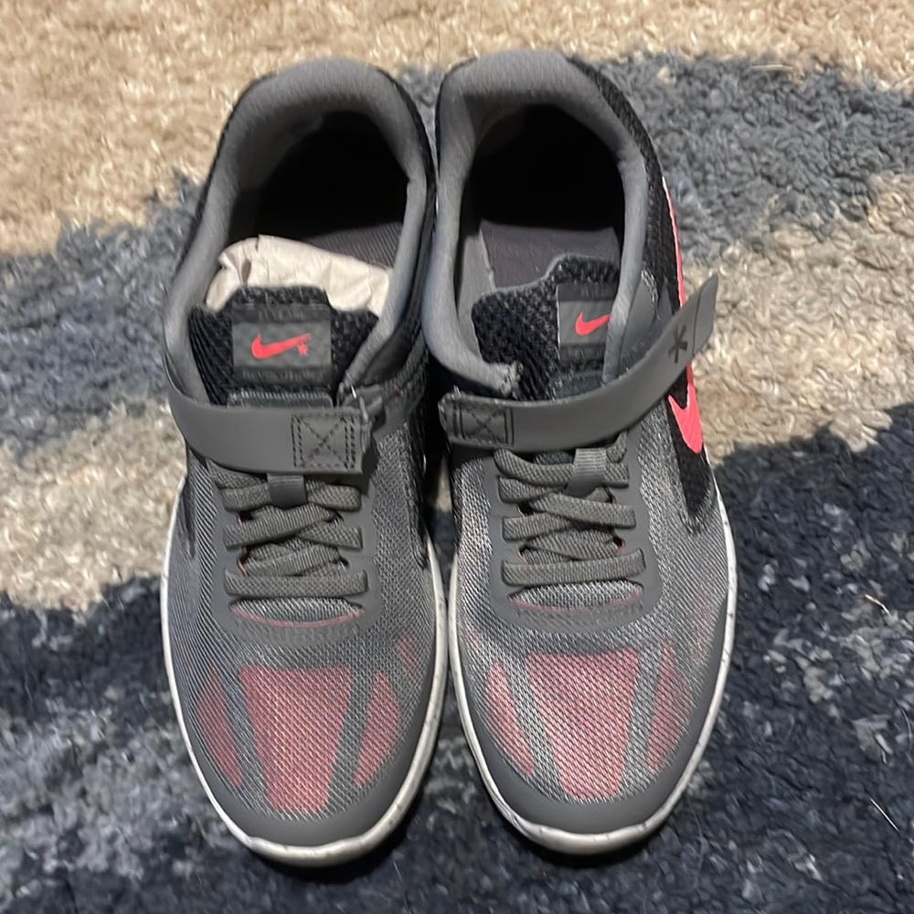 Woman’s sneakers
